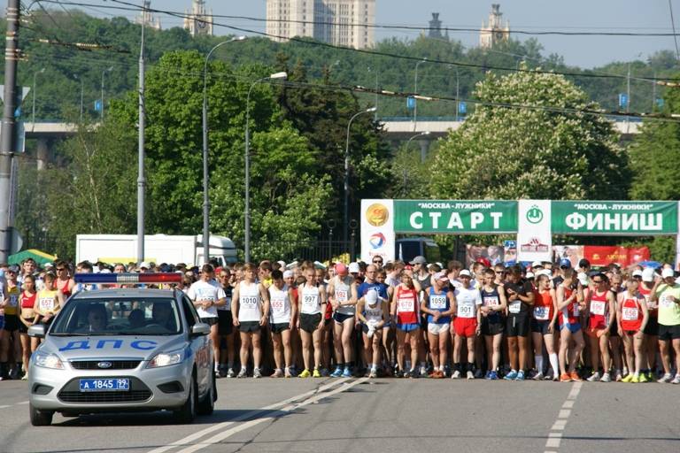 Марафон Лужники собрал около 450 человек на двух дистанциях Марафон Лужники собрал около 450 человек на двух дистанциях